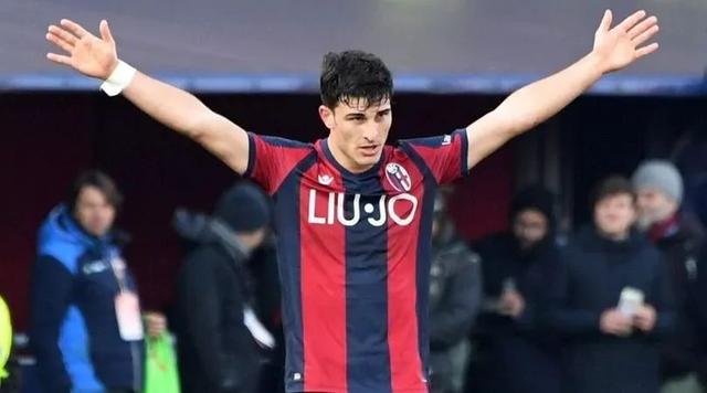 [CBA]四川男篮连续进攻 王薪凯三分一箭穿心.